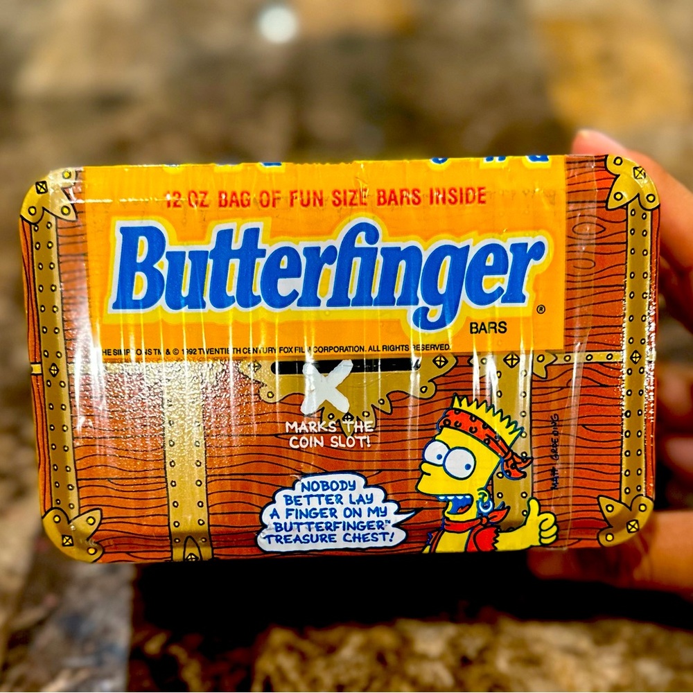 Vintage Simpsons butterfinger tin box!